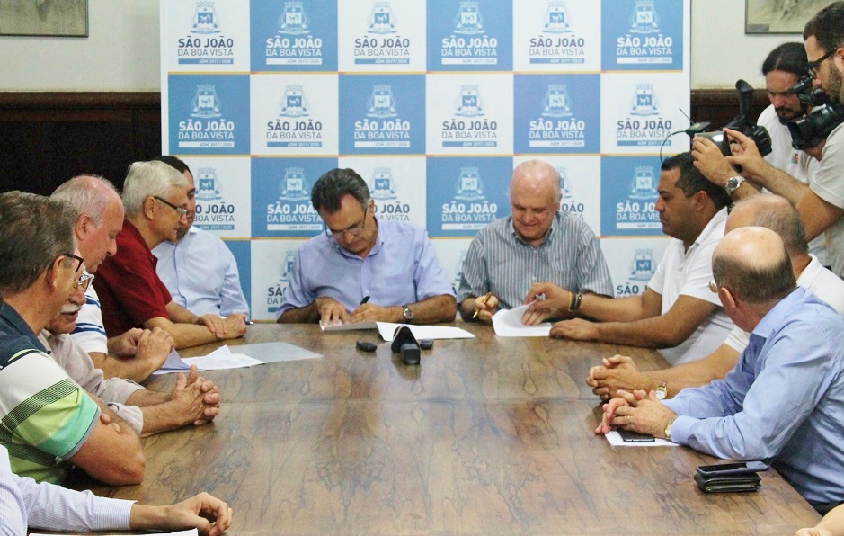 Após aprovação na Câmara, convênio entre Prefeitura, Unifae e Santa Casa é assinado