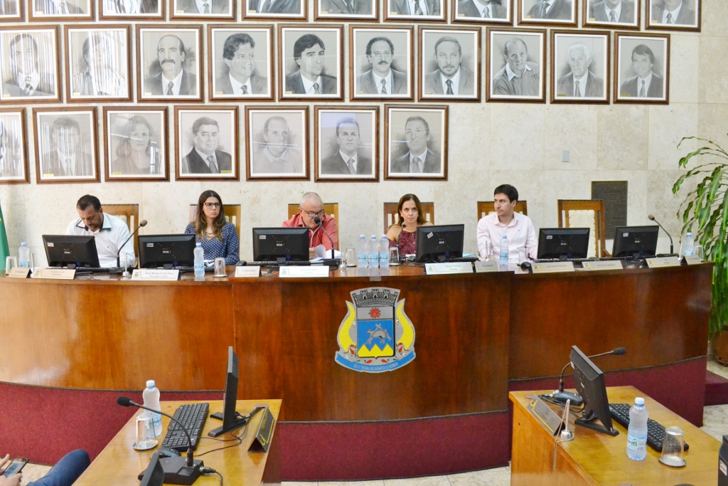 Comissão Processante instalada na Câmara Municipal colhe depoimentos de 3 pessoas