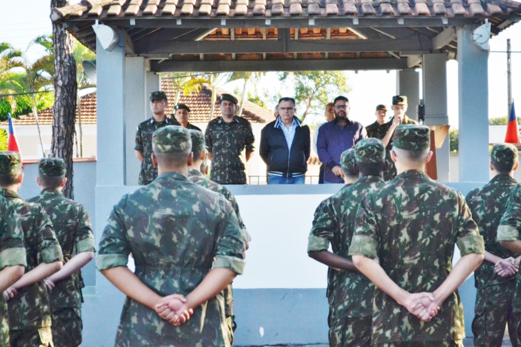 Presidente da Câmara de São João participa de visita técnica na sede do Tiro de Guerra