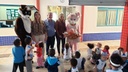 Presidente da Câmara visita escola no Santo Antonio e participa da entrega de ovos de Páscoa