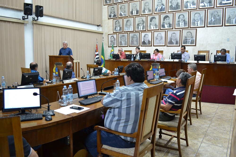 Sessão de 08.10.18 – Câmara aprova em primeiro turno 20 vagas no cargo de Agente Administrativo na Prefeitura