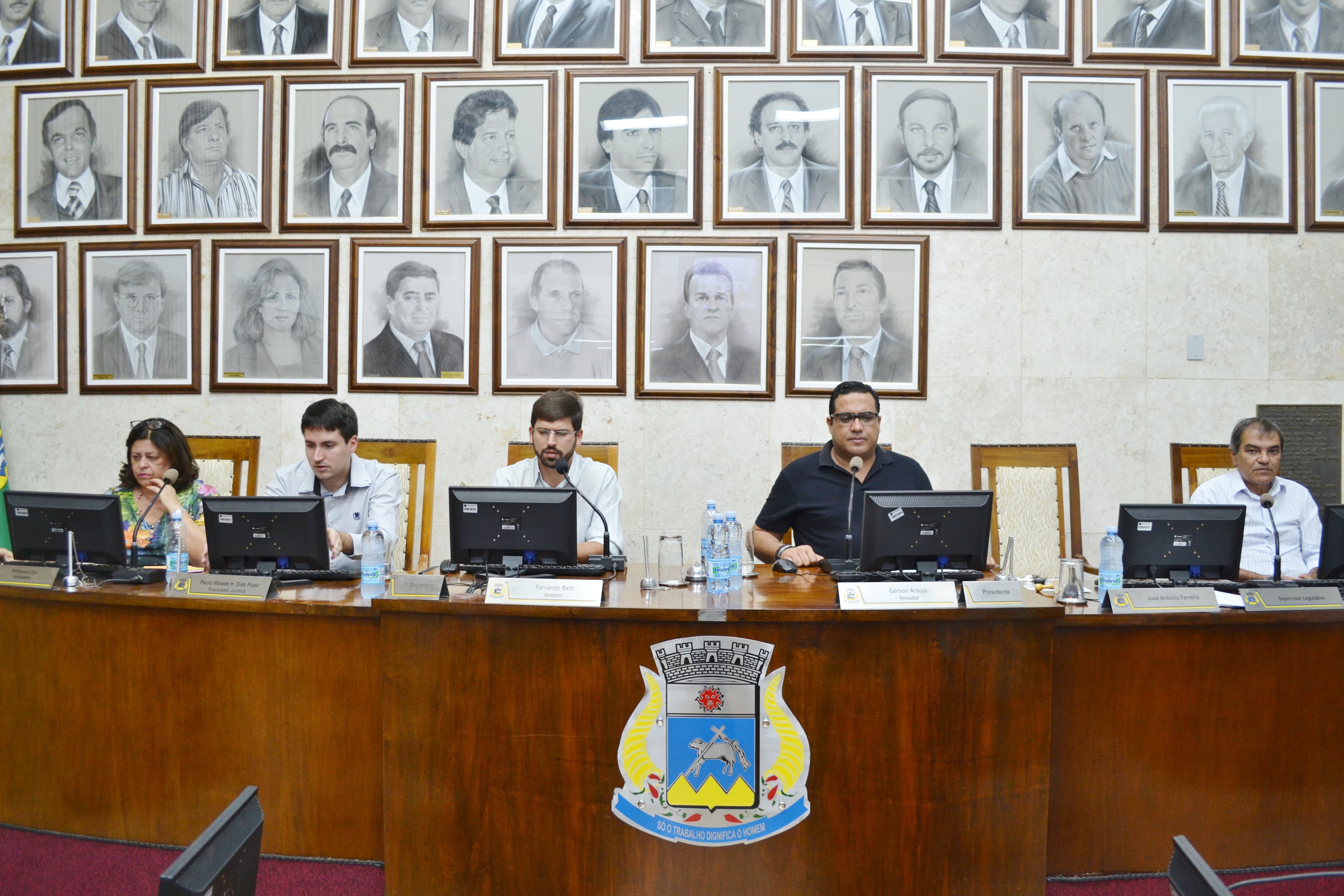 Vereadores aprovam projeto que cria 2 vagas do cargo de Técnico Legislativo na Câmara de São João