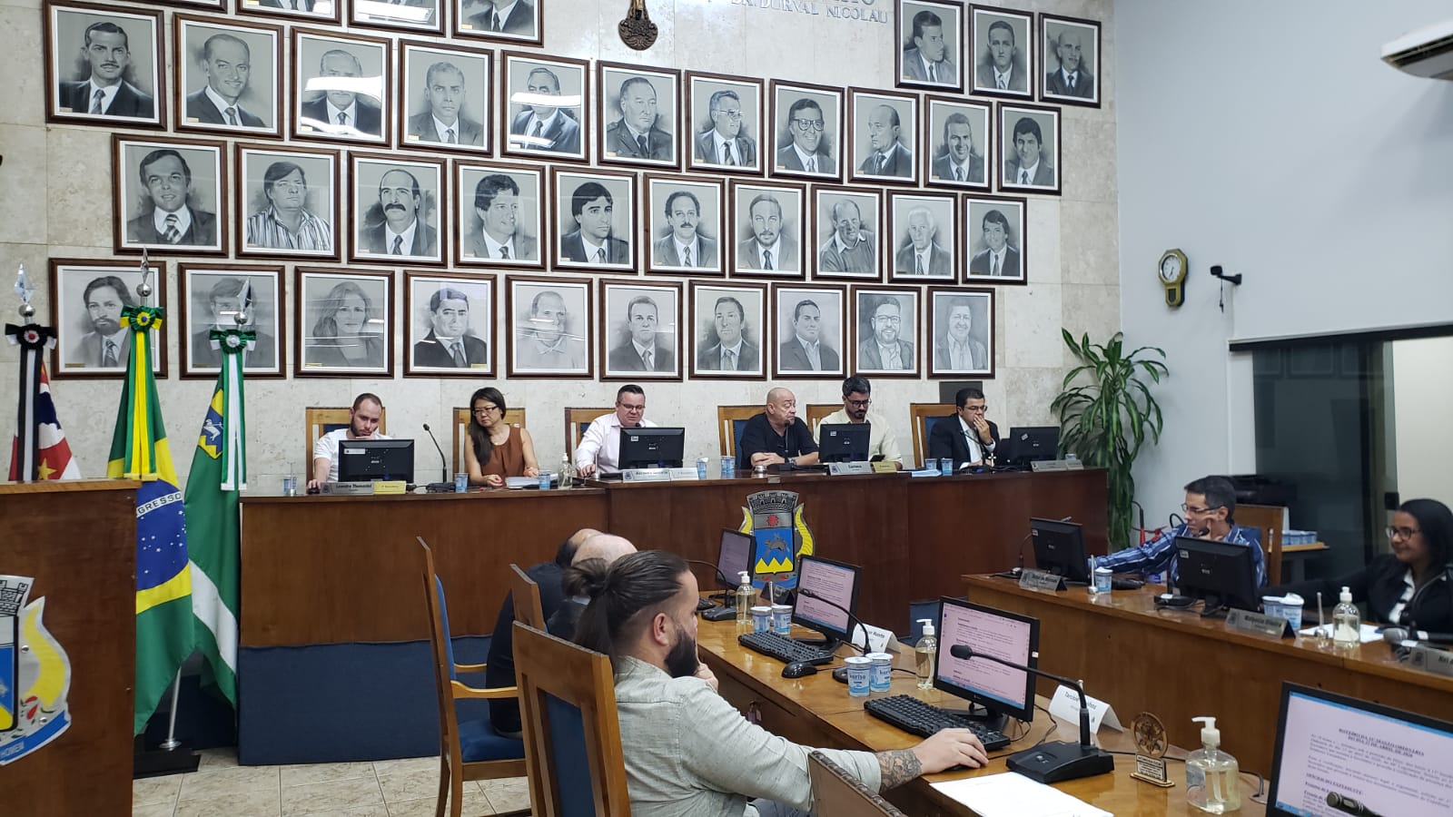 11ª SESSÃO ORDINÁRIA - 27.04.26 - RESUMO DAS VOTAÇÕES E DEBATES