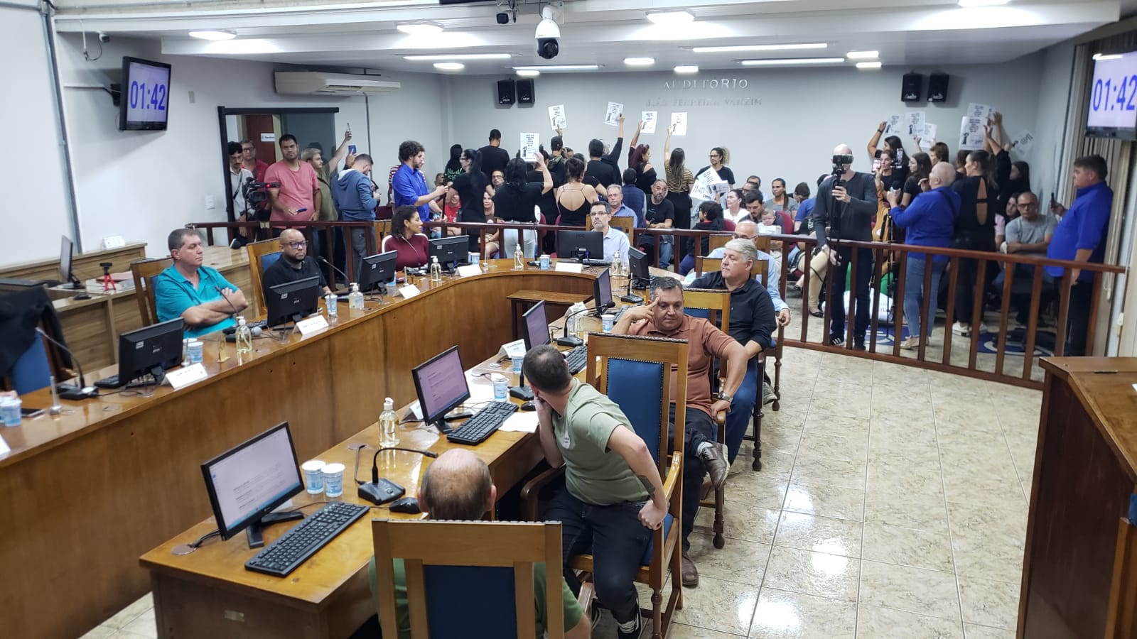 12ª Sessão Ordinária - 05.05.25 - Resumo das votações e debates