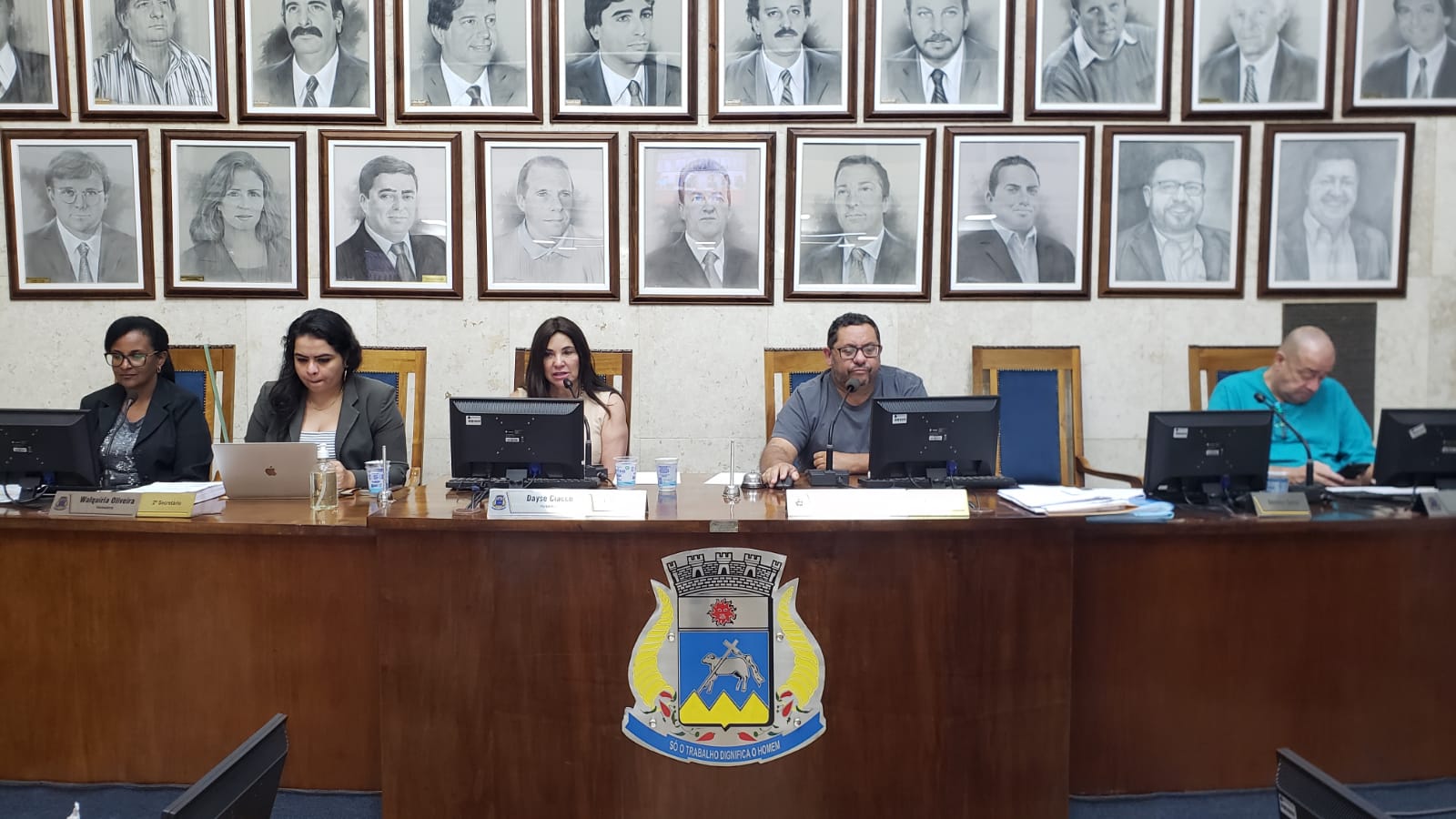 35ª SESSÃO ORDINÁRIA - 10.11.25 - RESUMO DAS VOTAÇÕES E DEBATES