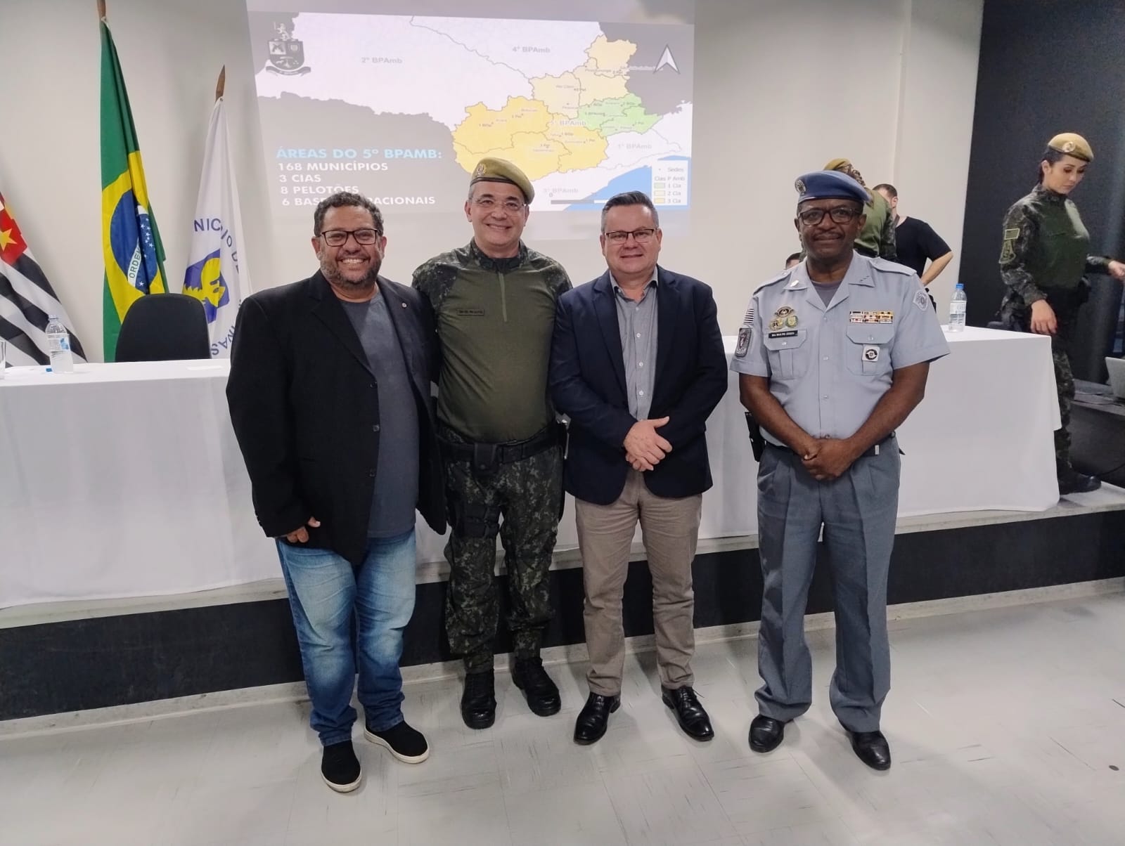 Bira e Sassarão participam de cerimônia de aniversário do Batalhão da PM Ambiental