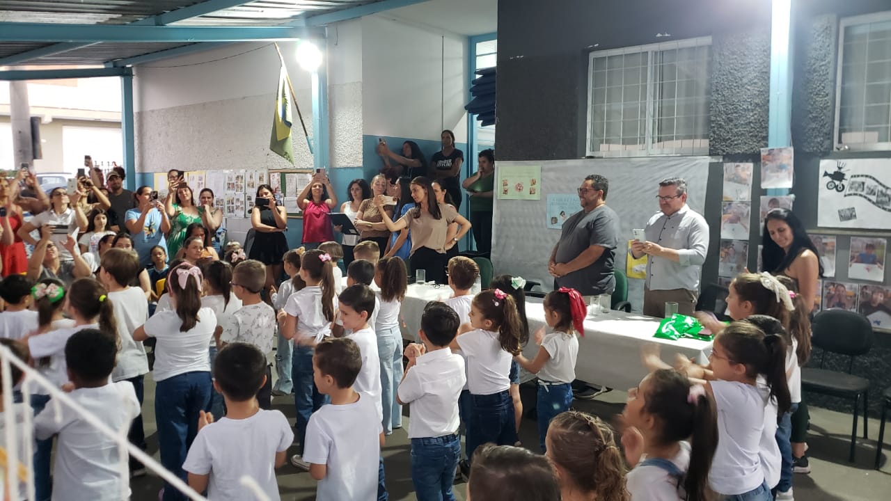 EMEB PROFA. CLEONICE CELEBRA 33 ANOS DE ATIVIDADES