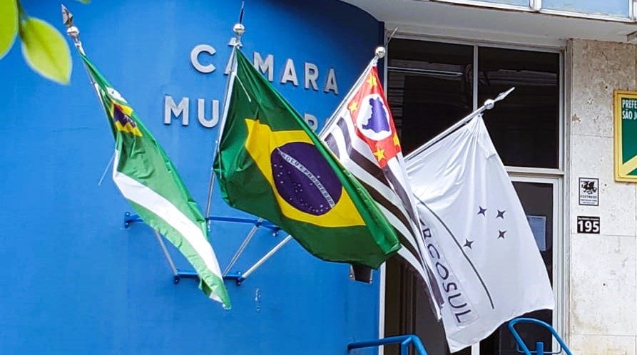 FERIADO NACIONAL ALTERA EXPEDIENTE; SESSÃO SERÁ NA QUARTA