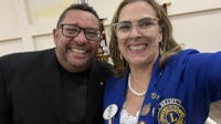 Vereadores participam da entrega de equipamento pelo Lions na APAE